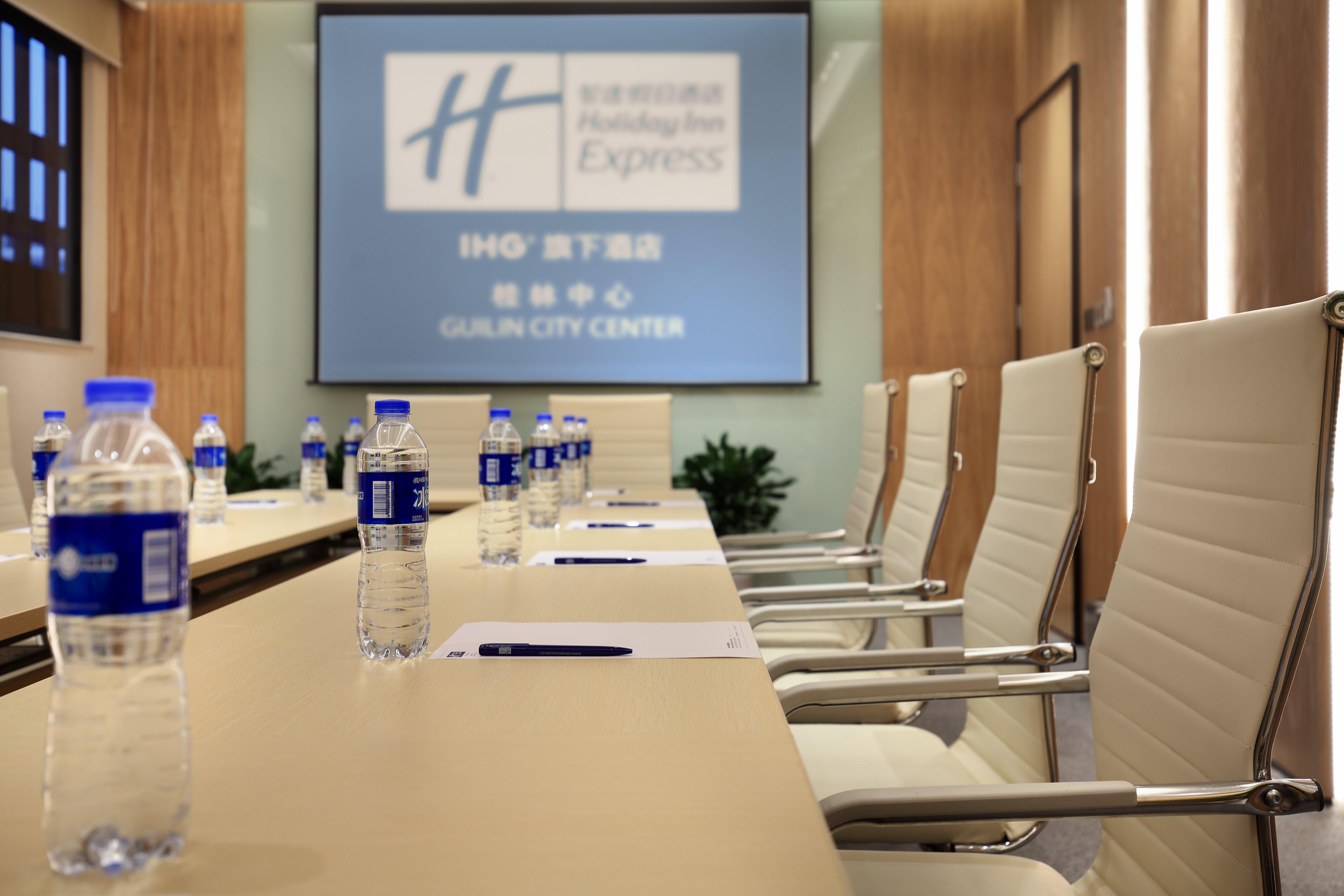 Holiday Inn Express Guilin City Center By Ihg Exterior photo